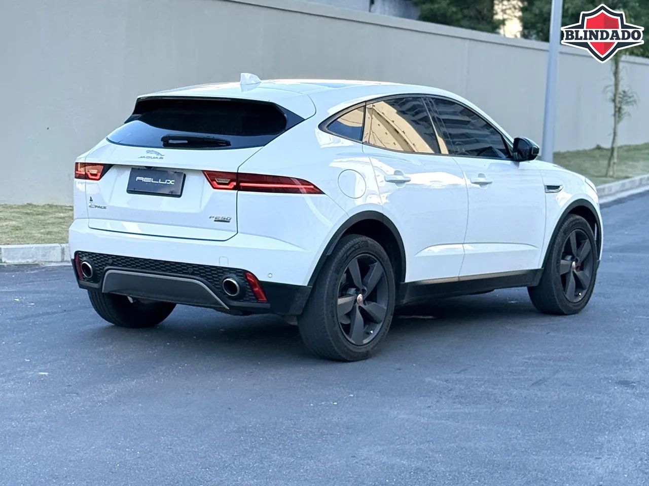Jaguar E-Pace 2.0 AWD 249cv Aut. 2018 - Foto 4