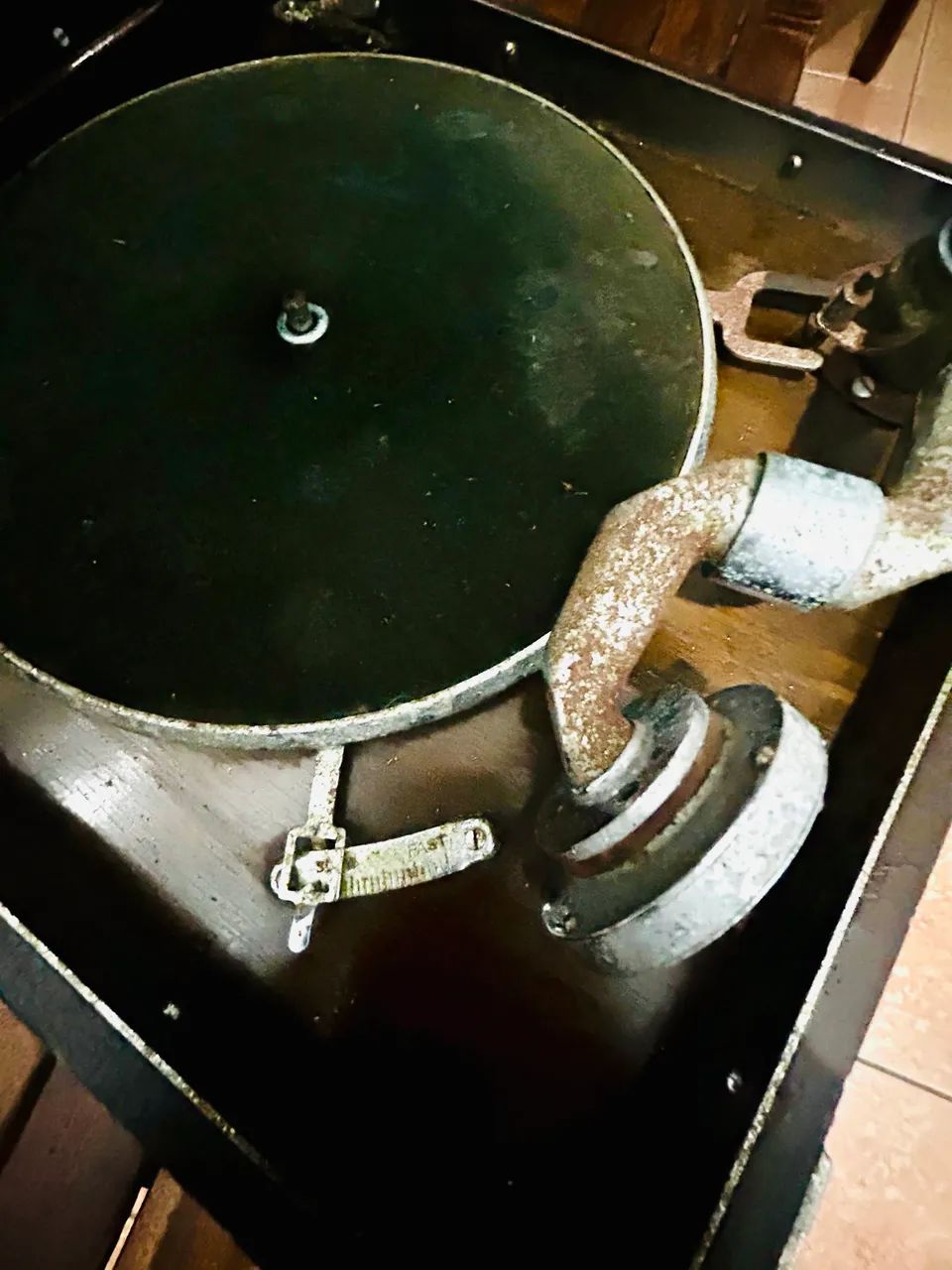 Antiga Grafonola - Marca Columbia  - Foto 3