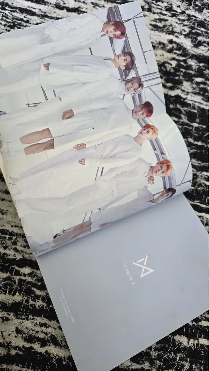 Albuns Monsta X: WE ARE HERE e ARE YOU THERE?   - Foto 4