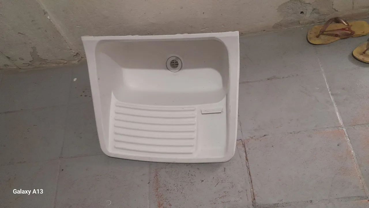 Um tanque de plástico - Foto 2