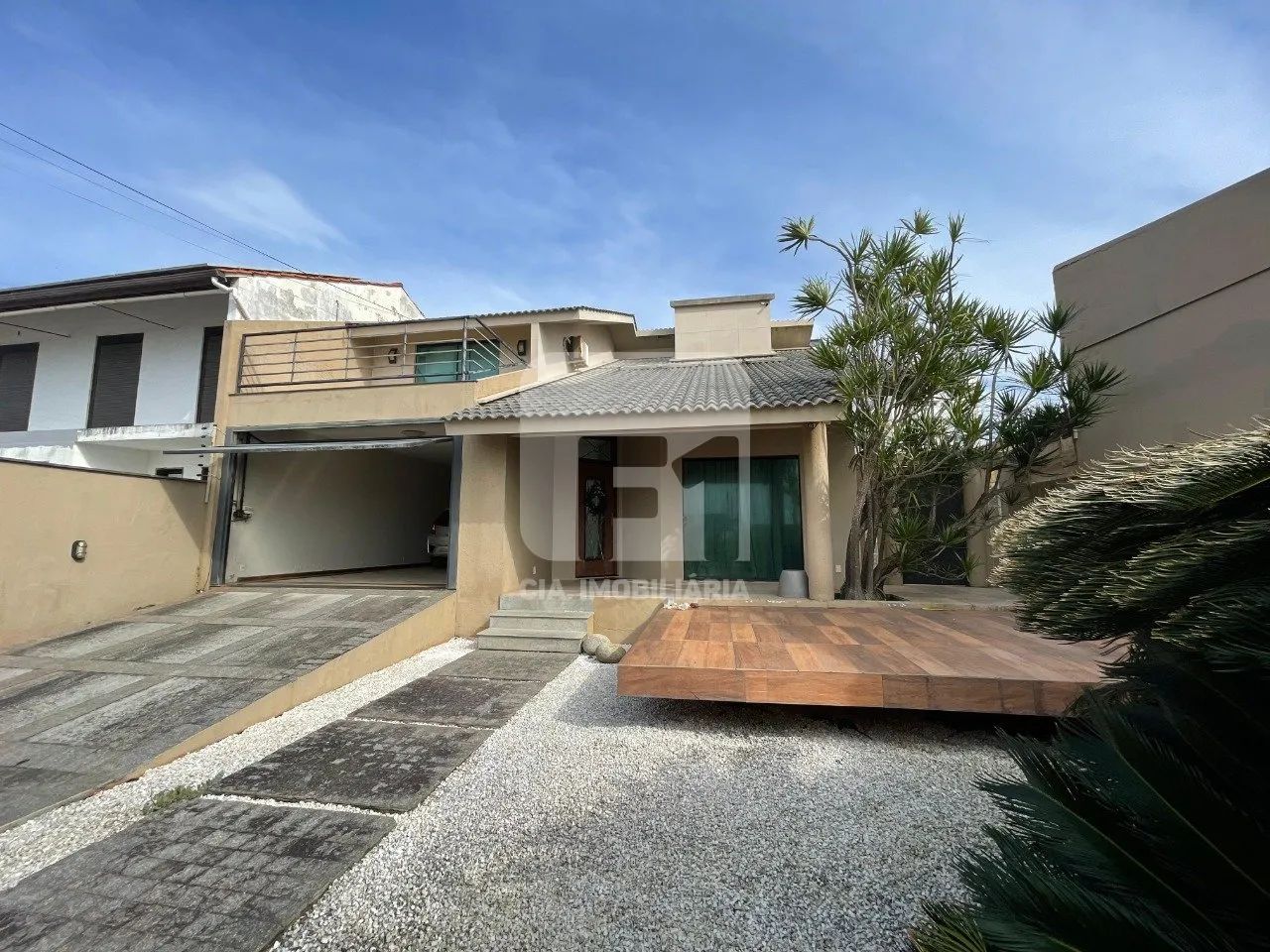 Casa 3 quartos com mobílias- Balneário/ Estreito