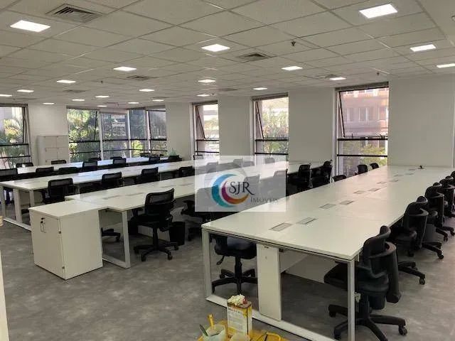 Conjunto comercial MOBILIADO de 270 m² com 6 vagas