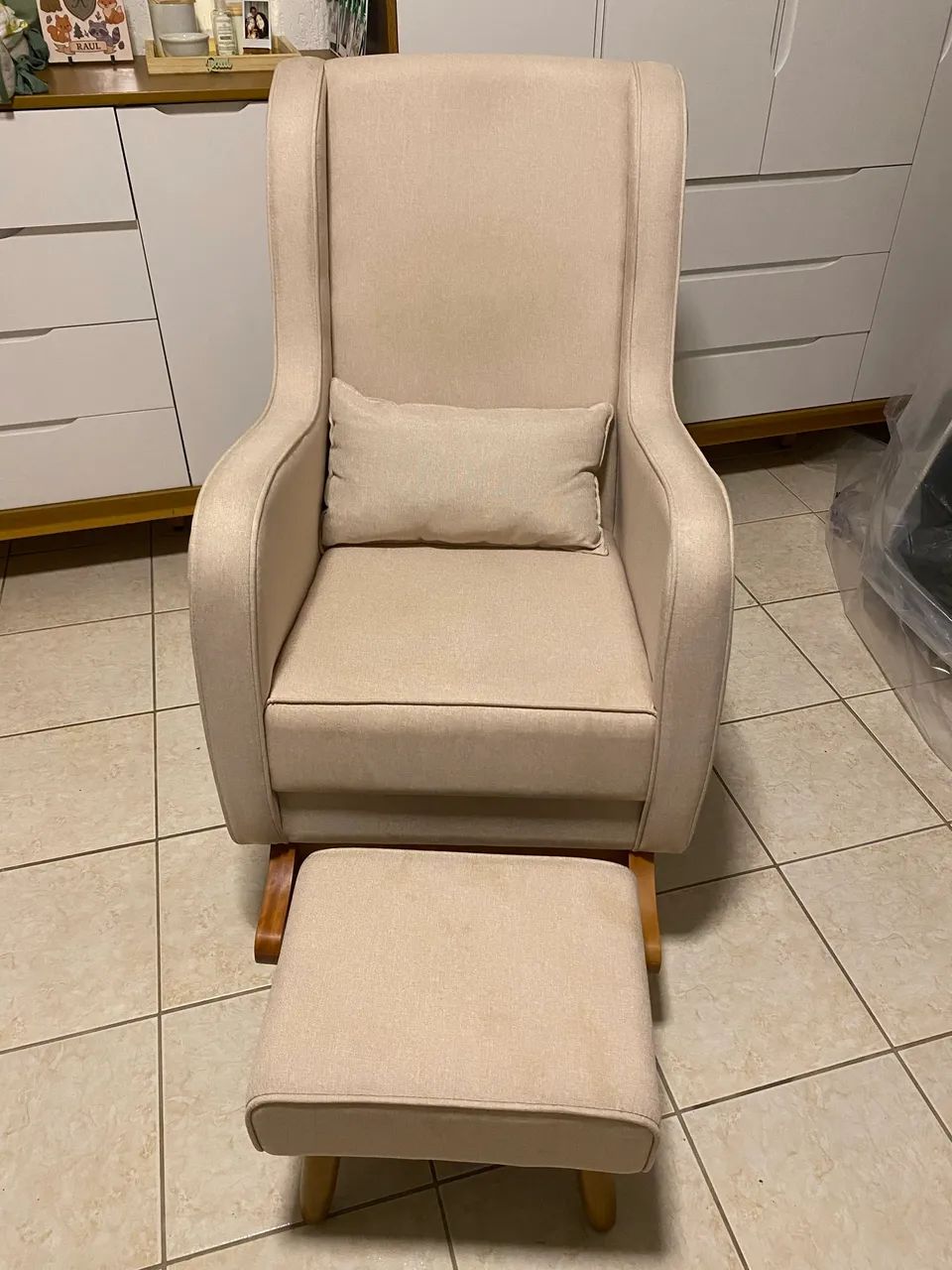Poltrona amamentação de balanço com puff - Foto 3