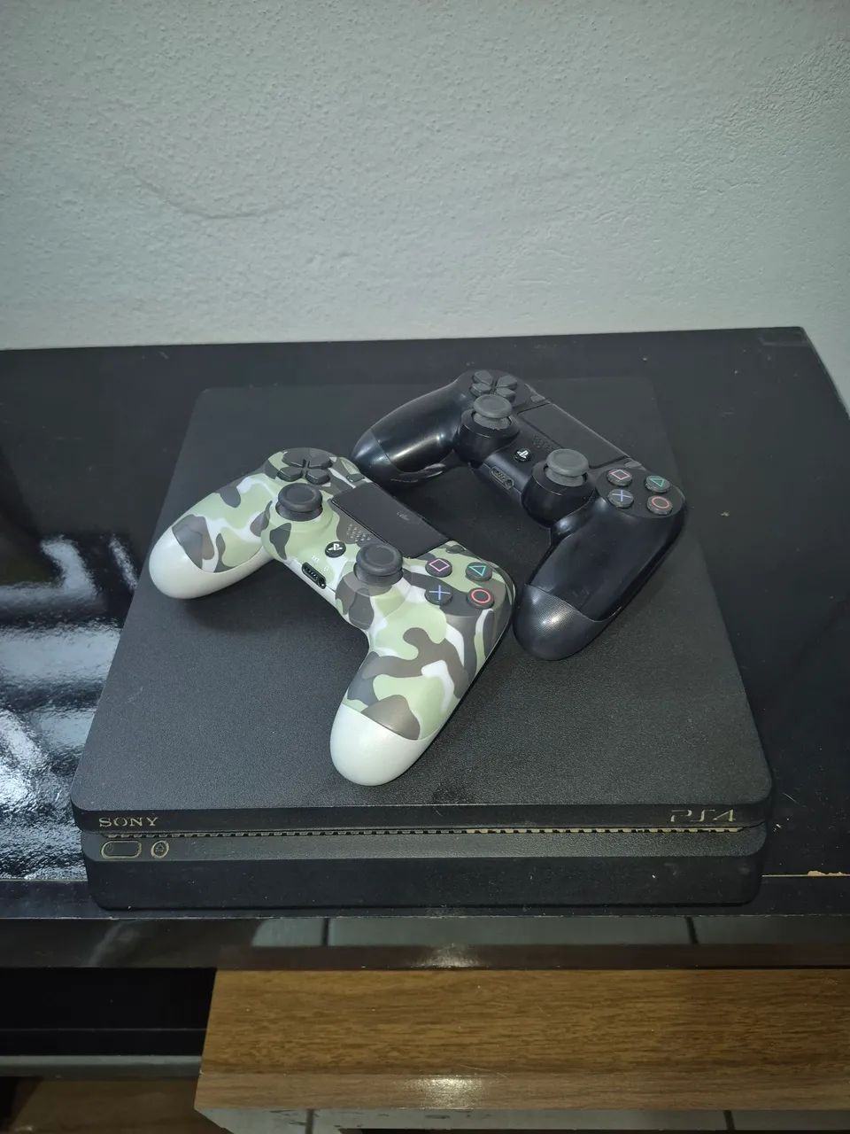 PS4 SLIM 1 TB - Foto 2