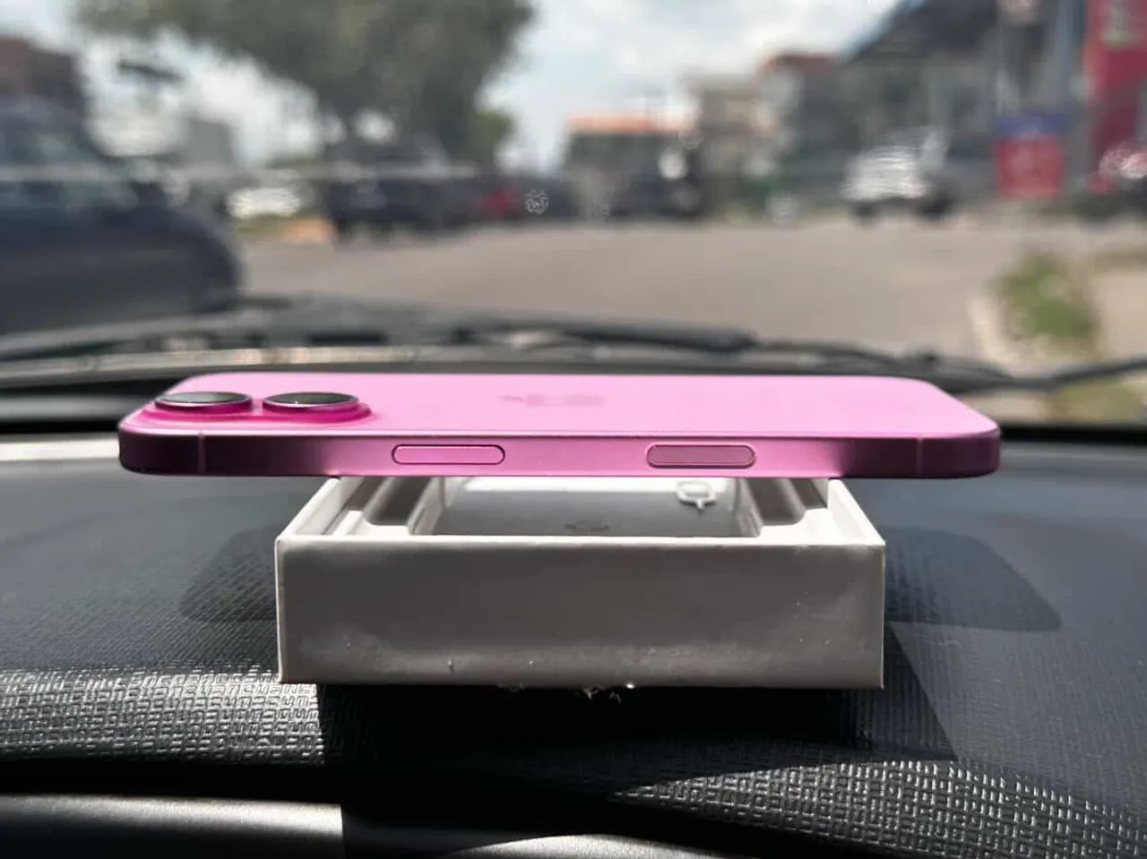 iPhone 16 rosa - Foto 2