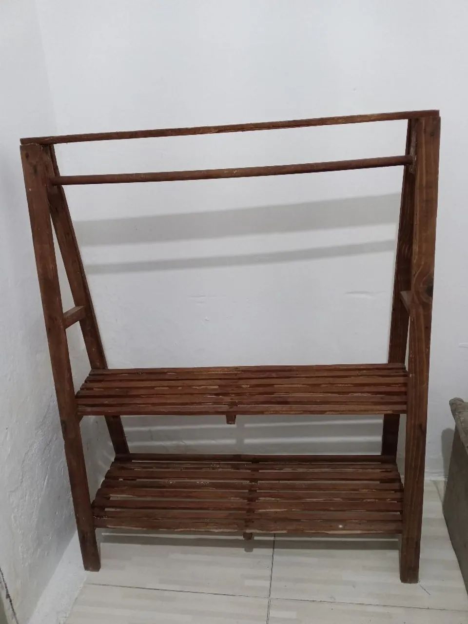 Arara de pallet para roupa