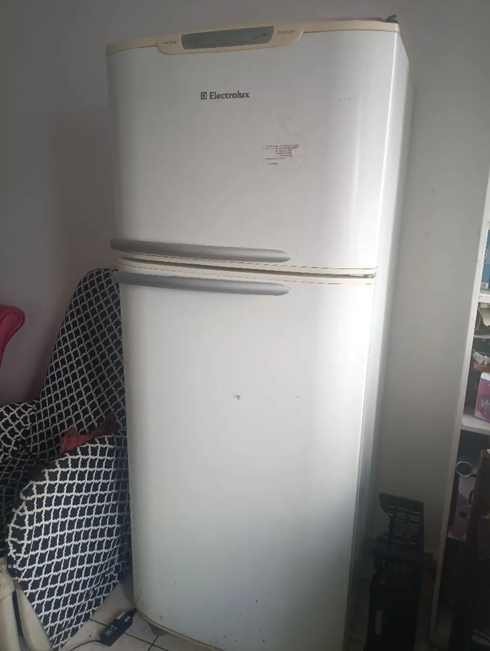 Vendo geladeira funcionando 