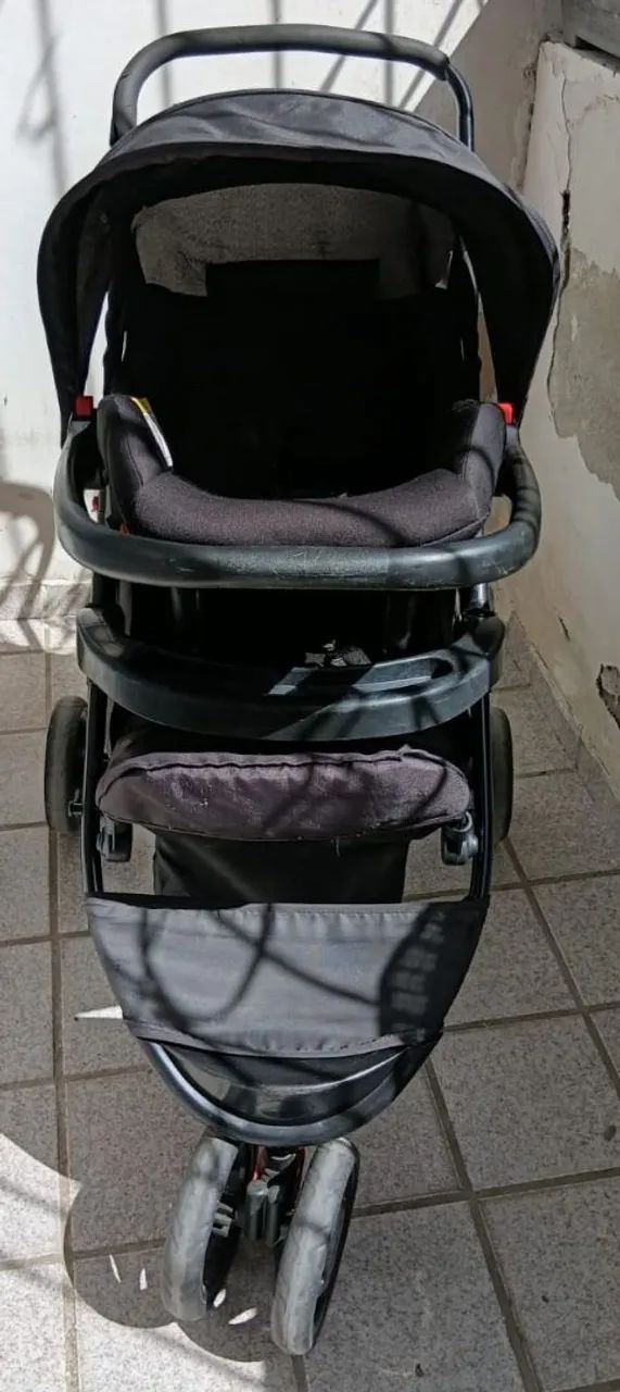 Carrinho e bebê conforto em ótima condição 