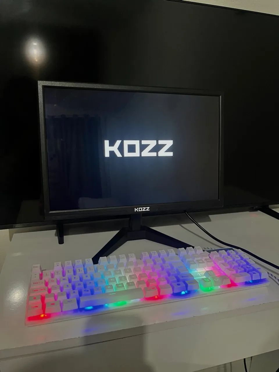 Monitor KOZZ 19 Polegadas + Teclado Gamer RGB