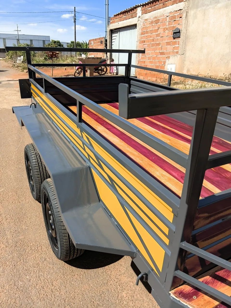 Carretinha 2 eixos a pronta entrega em trindade  - Foto 5