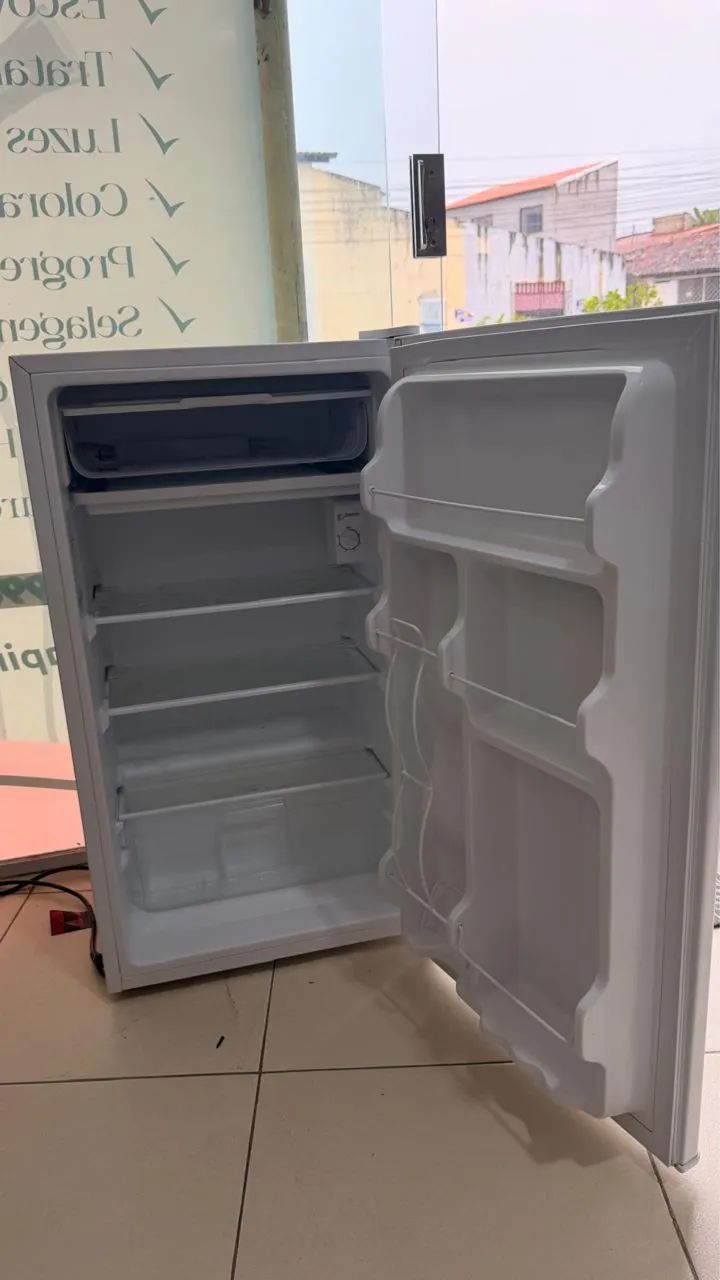 Vende - se Frigobar Midea 93L - Foto 3