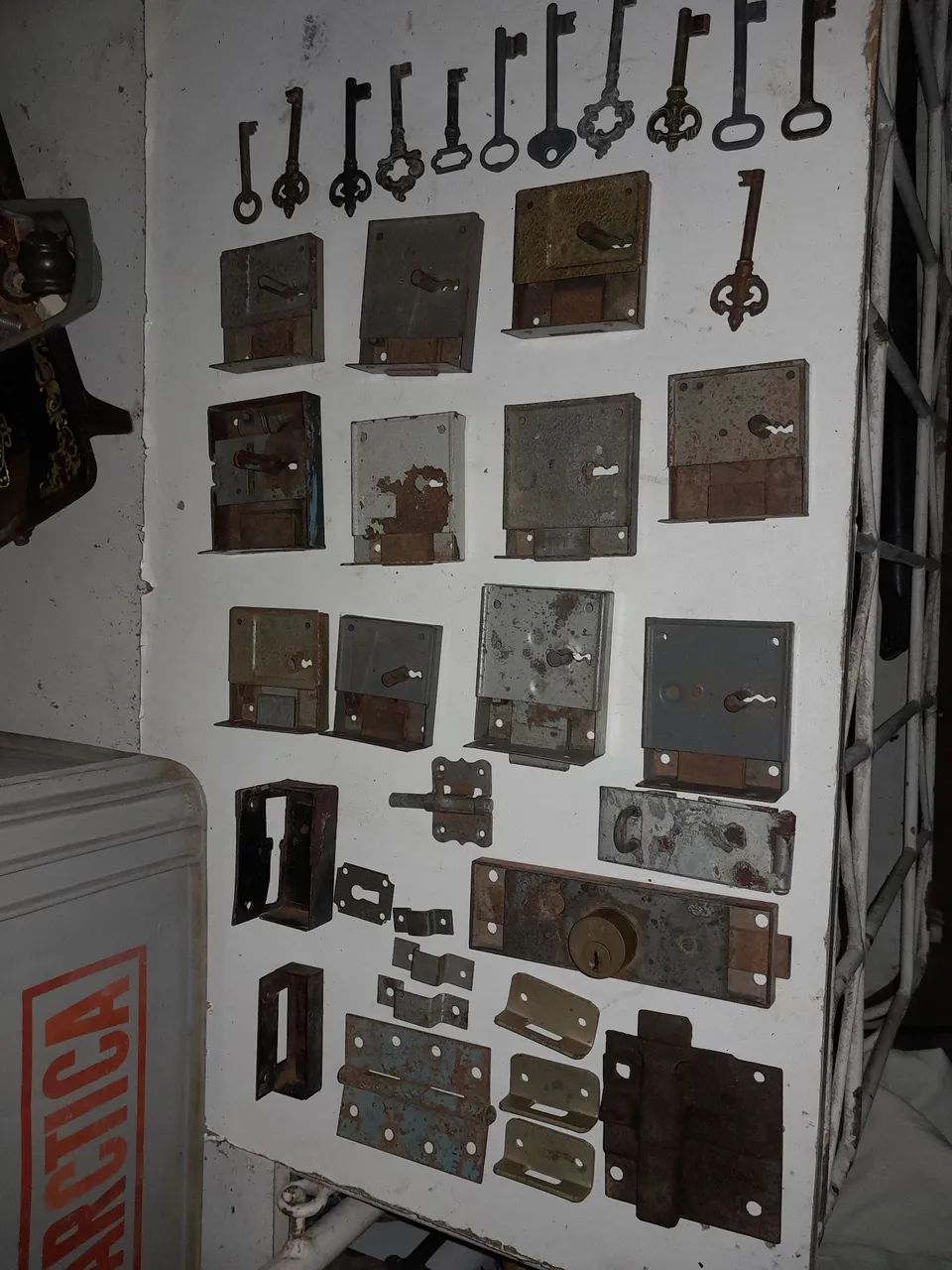 Lote com ferragens antigas  - Foto 3