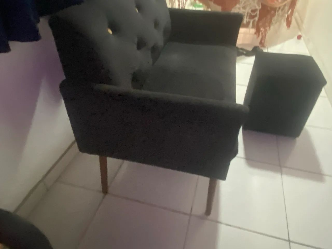 Vendo sofa de 2 lugares e 1 pulf - Foto 2