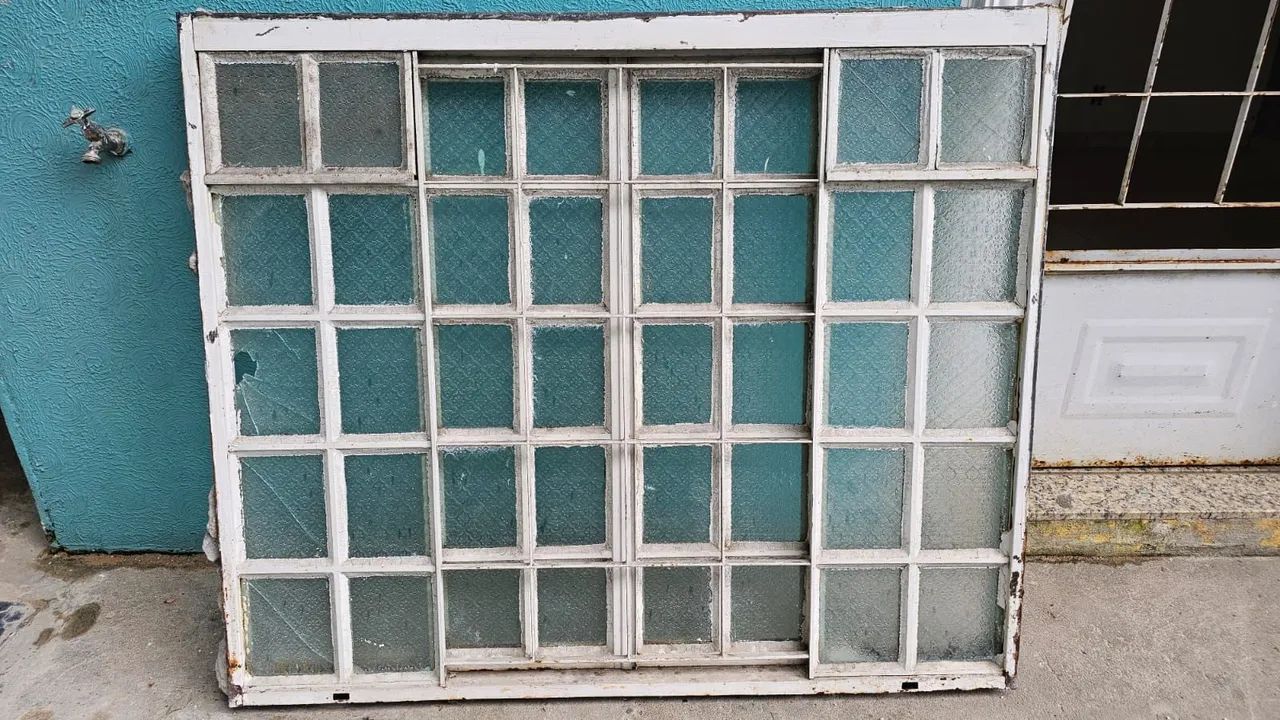 Vende-se Janela de aço - 1,20 X 1,00