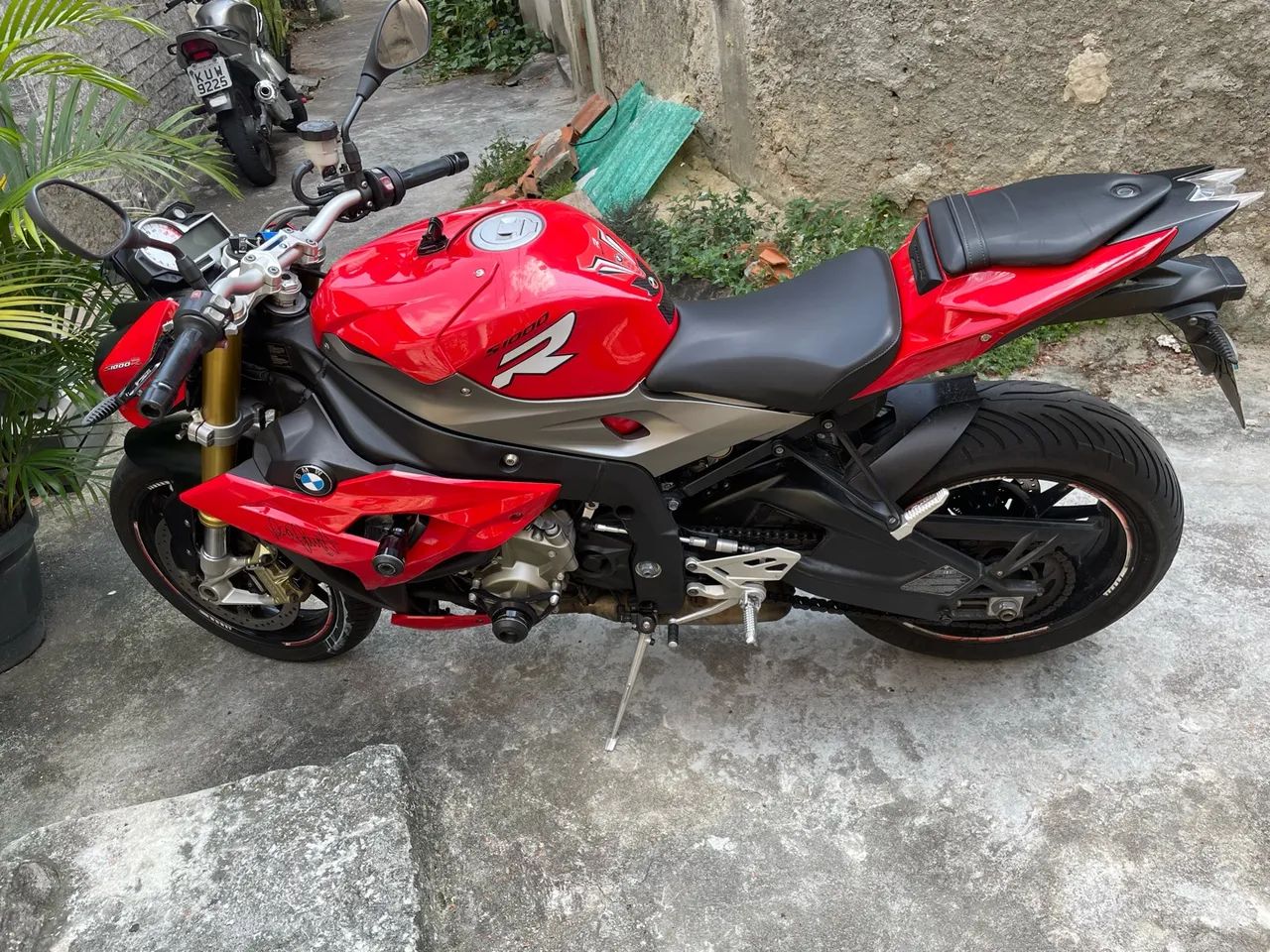 BMW S1000R