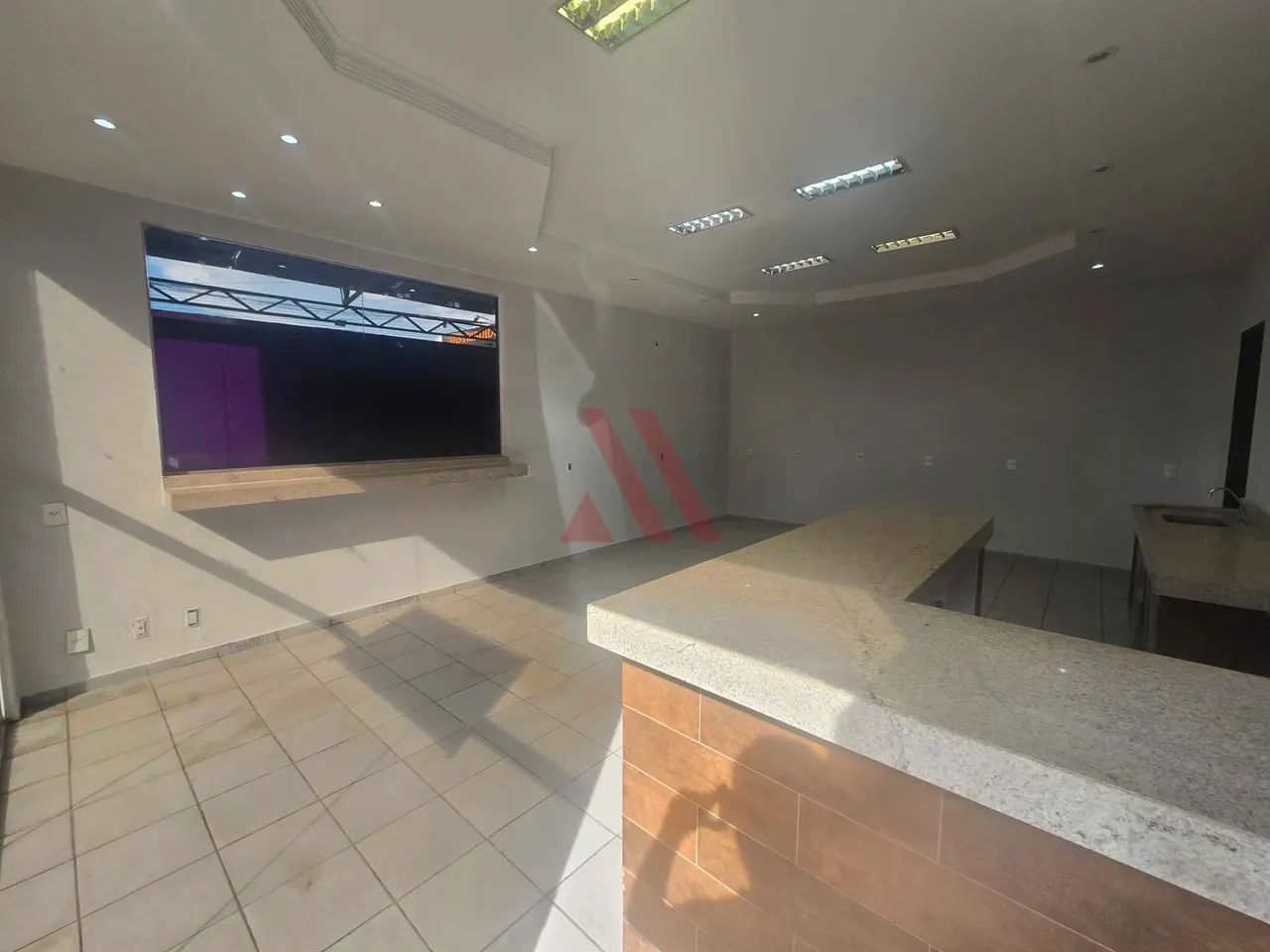 Setor Campinas Sala comercial com 50m² em posto de combustível com grande fluxo de veículo