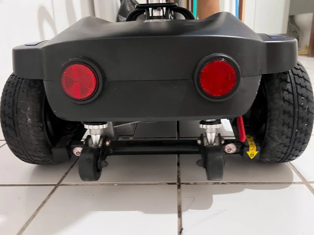 Cadeira de Rodas Motorizada Elétrica  - Foto 2