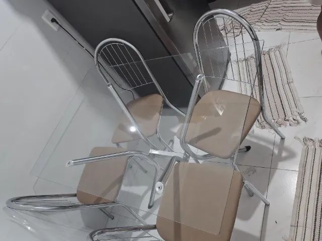 Mesa de jantar 4 cadeiras 
