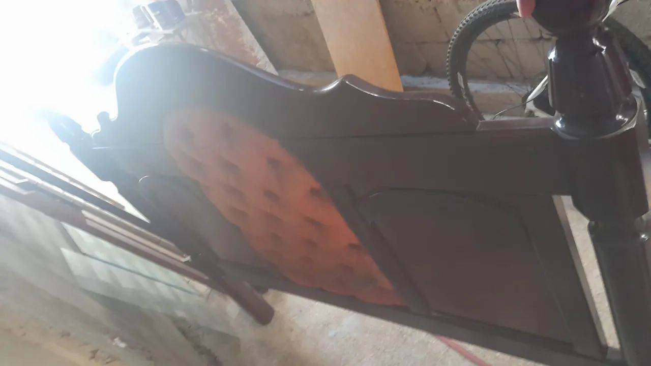Cama casal mogno maciço 