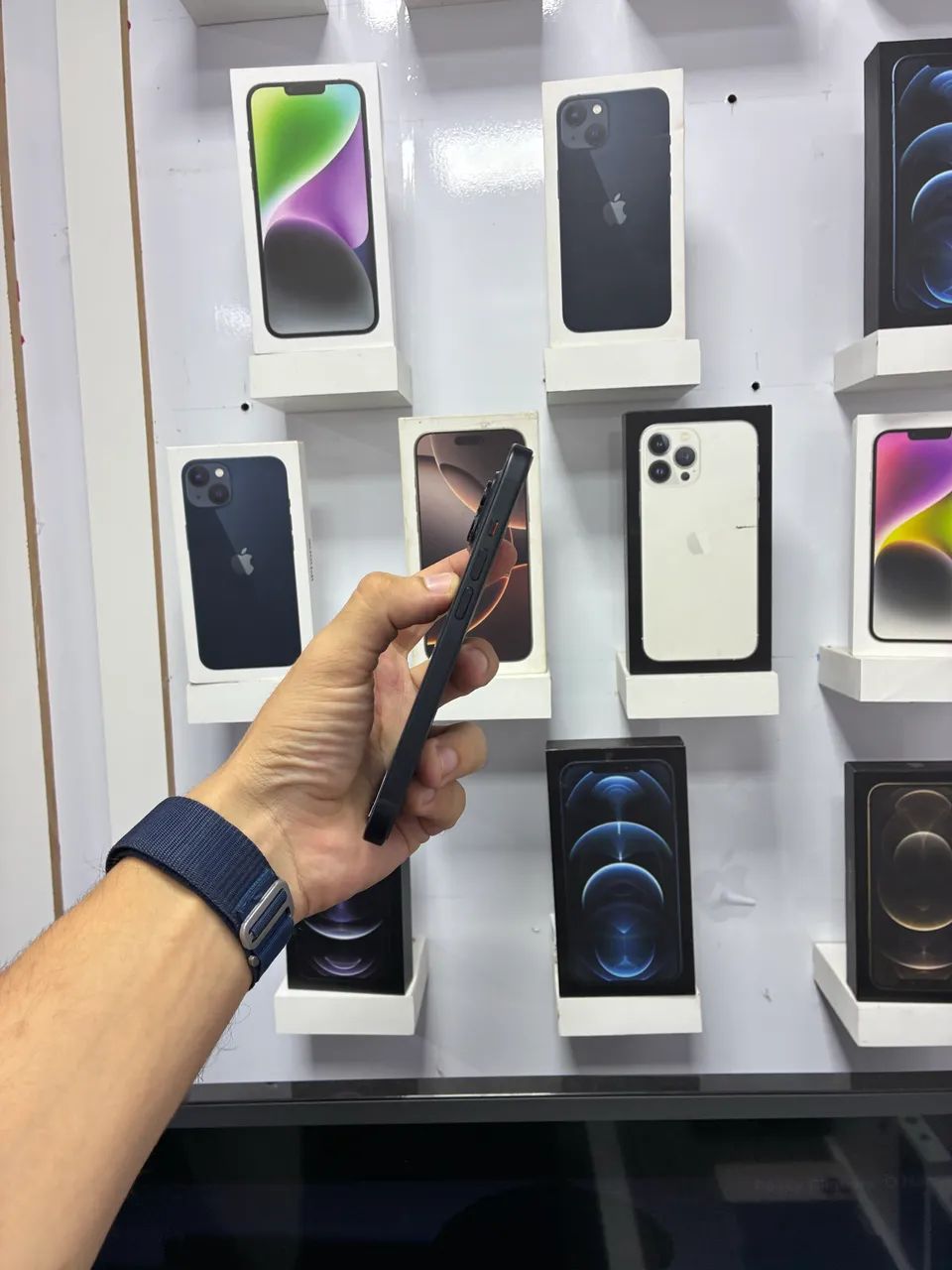 IPhone 15 - 128GB PRETO  - Foto 4