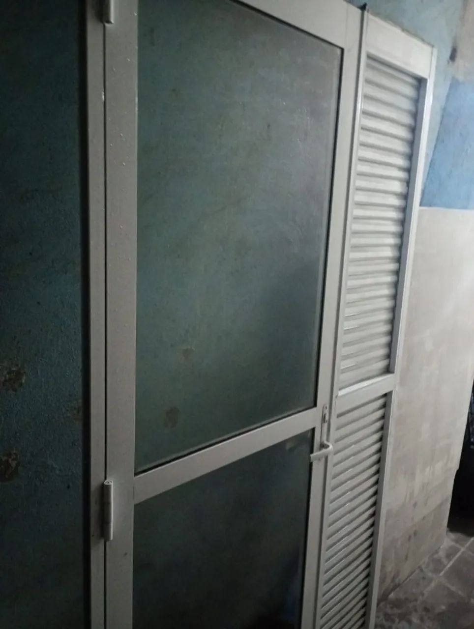 Porta de alumínio  completa com chave moldura  - Foto 5