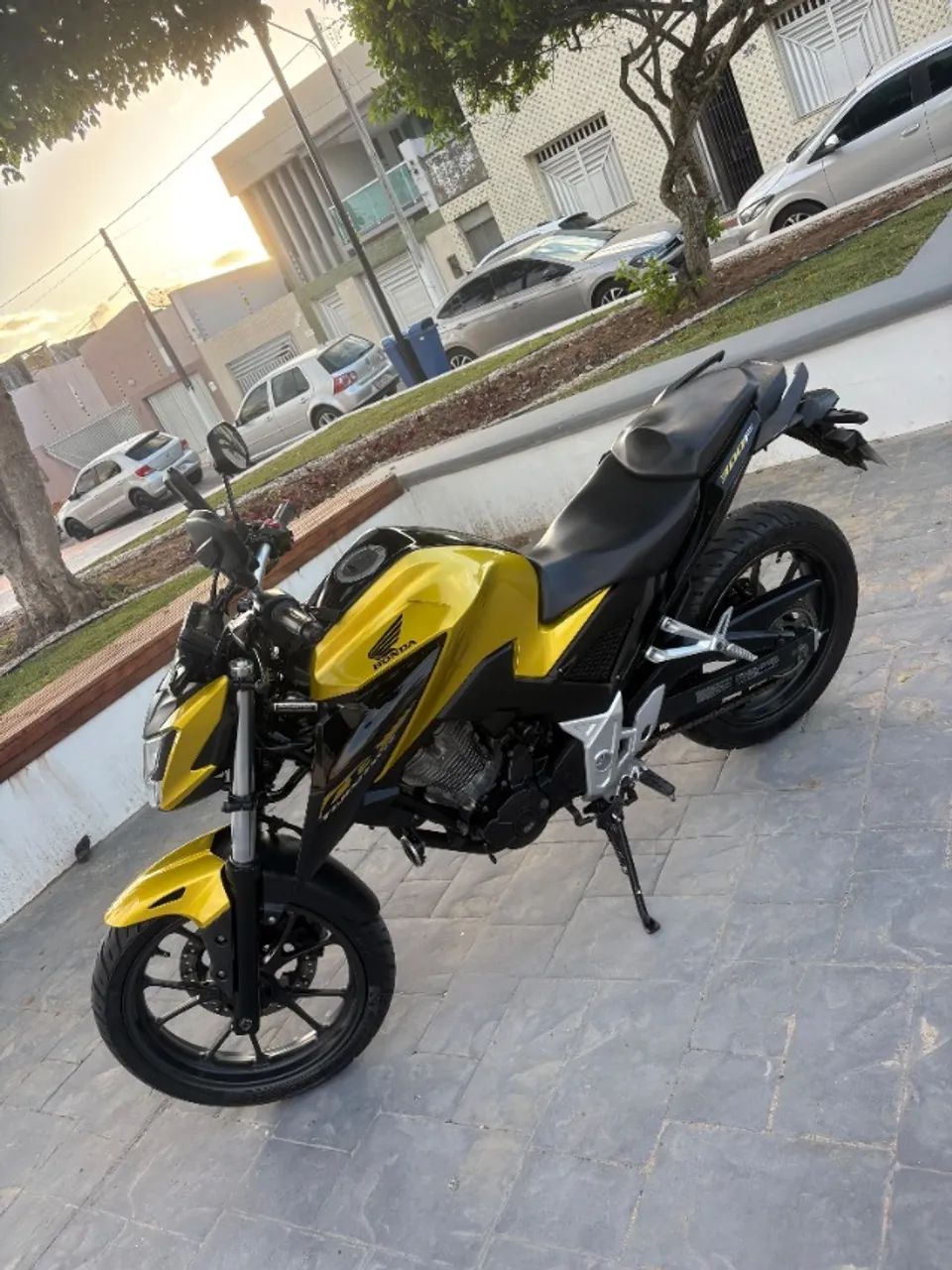 CB300F Twister  - Foto 4