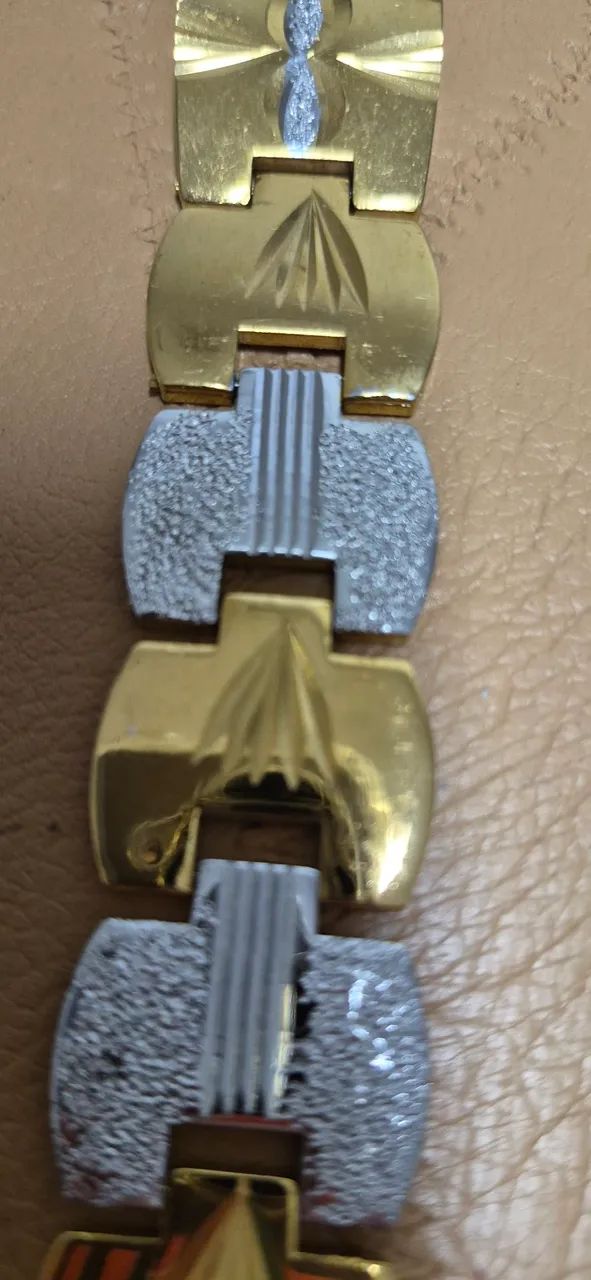Pulseira em aço dourada grossa  - Foto 3