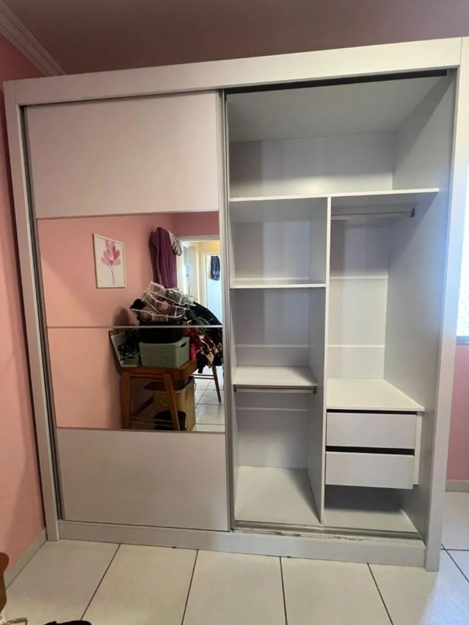 Roupeiro/ Guarda roupas