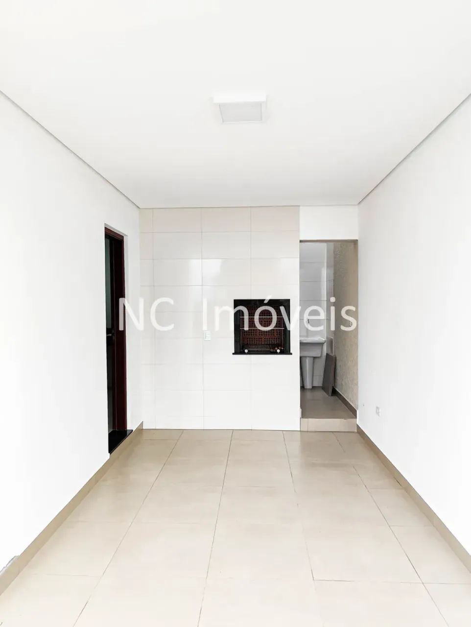 Linda casa com amplo quintal e terraço!!! - Foto 5