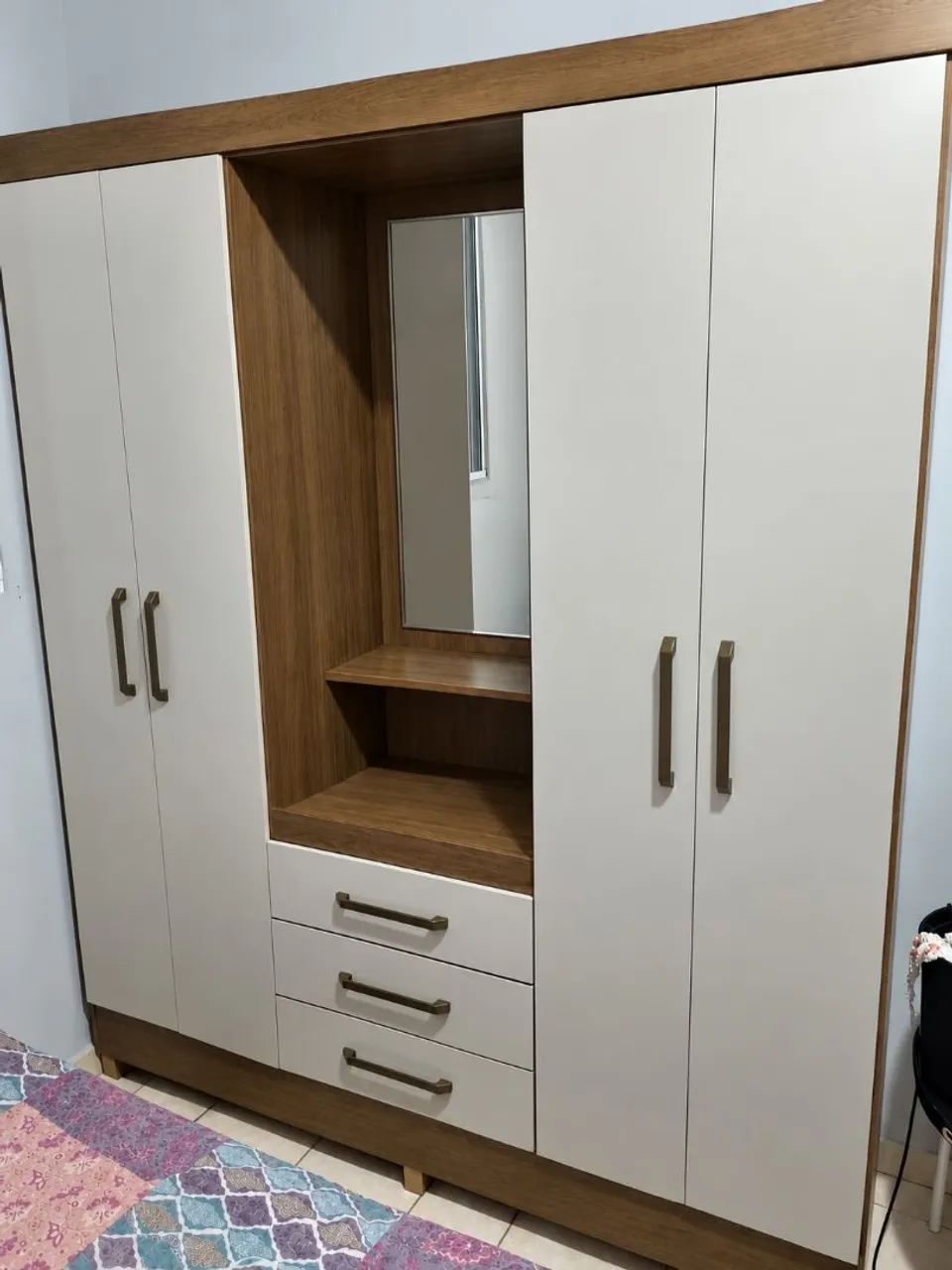 Guarda roupa 4 porta 3 gaveta 