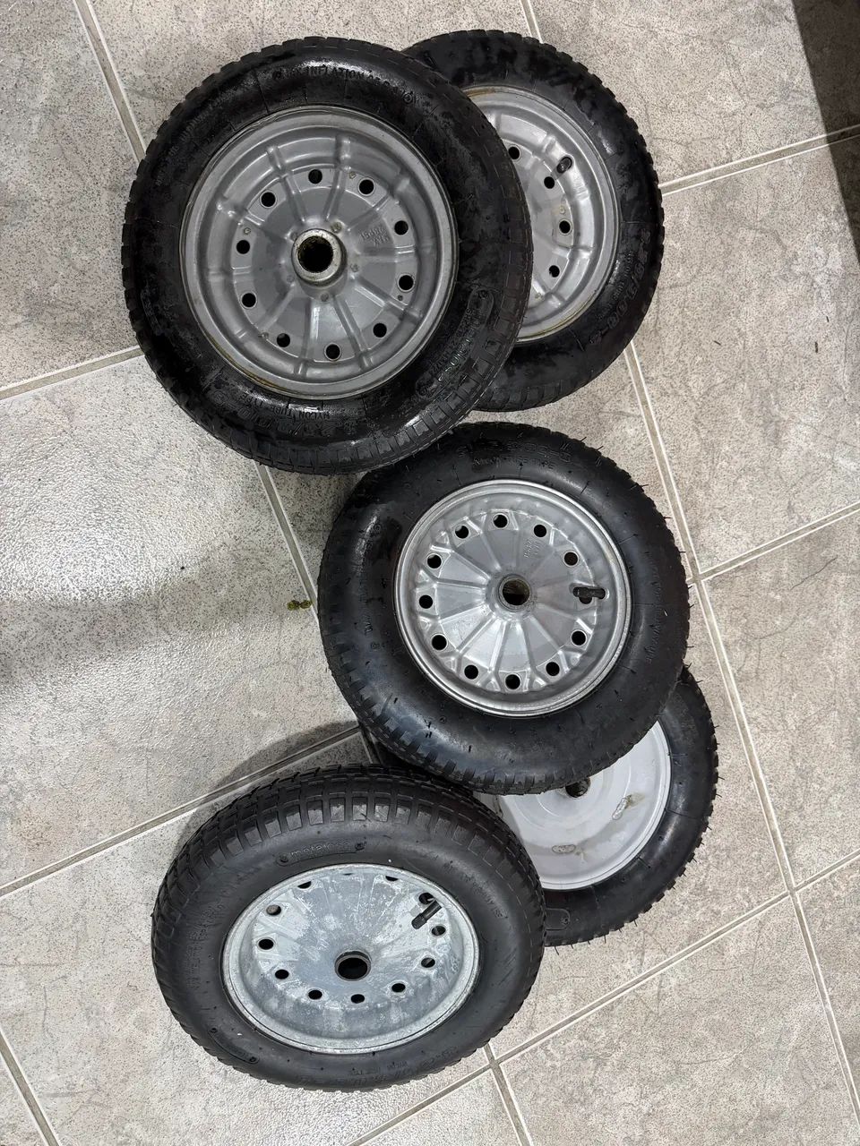 RODA NOVA CARRINHO DE MÃO COMPLETA  - Foto 2