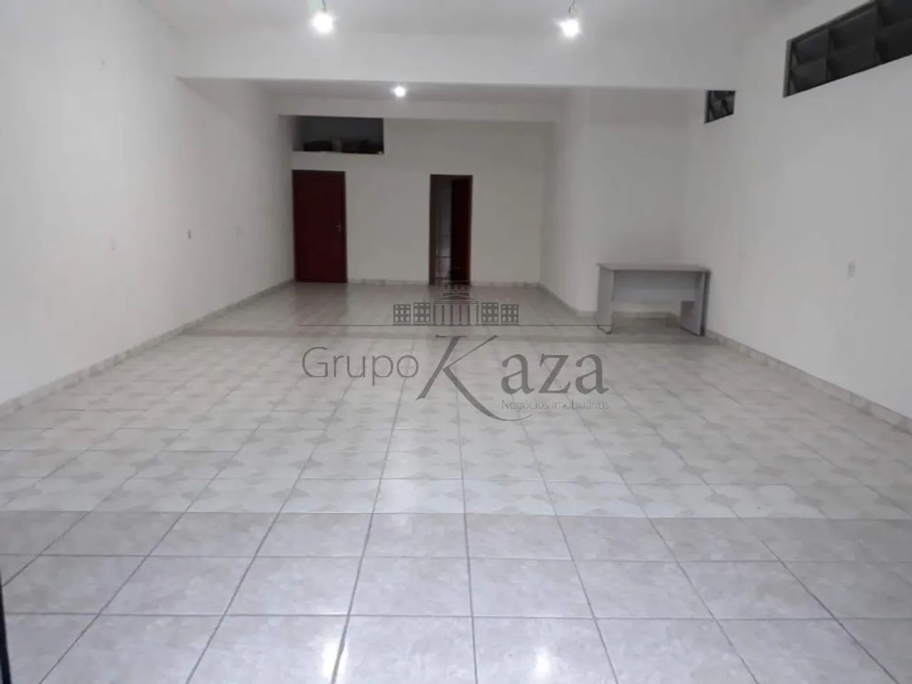 Oportunidade - Ponto Comercial - Bosque dos Eucaliptos - 100m².