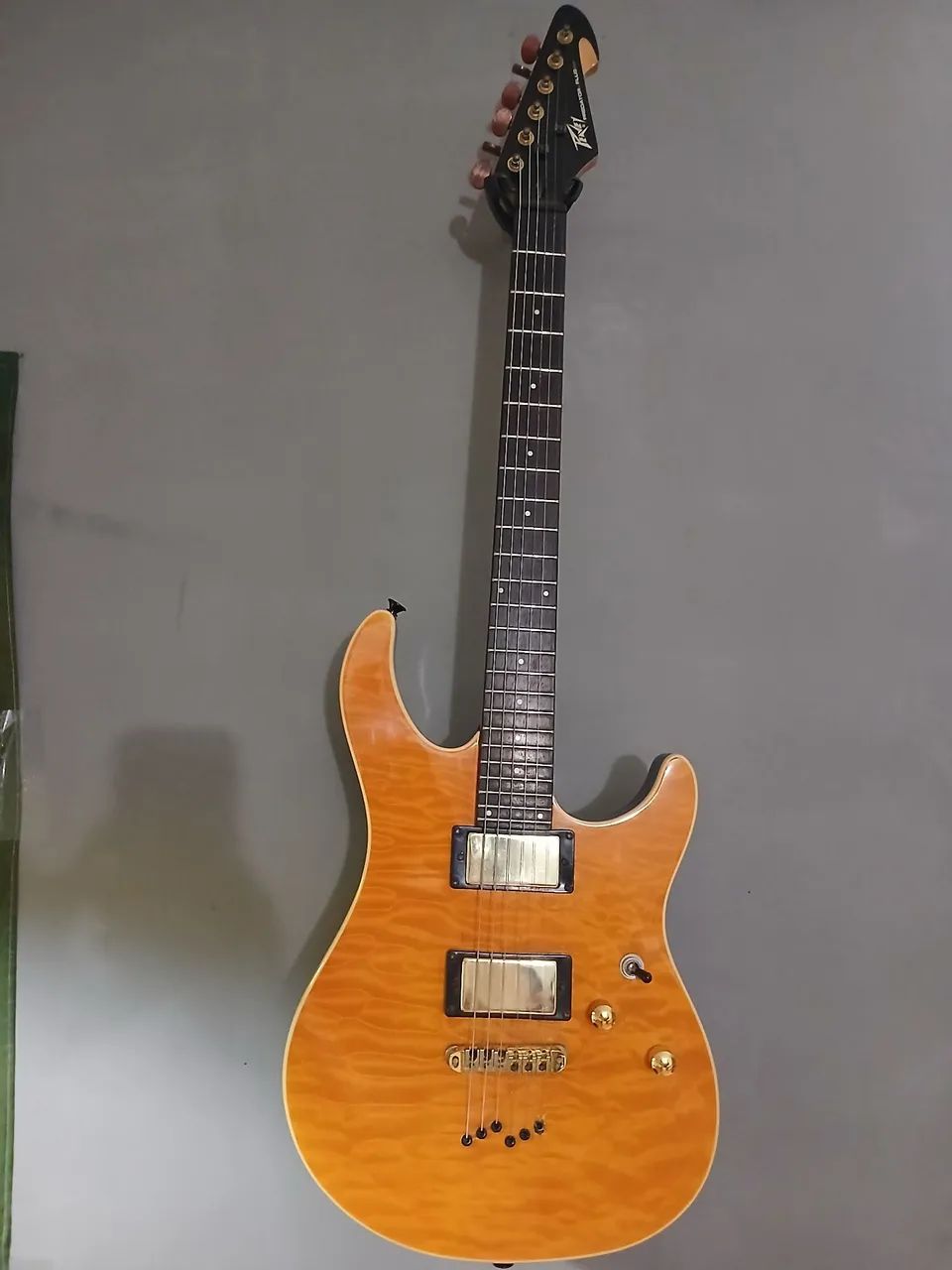 Guitarra Peavey Predator Plus EXP - Foto 4