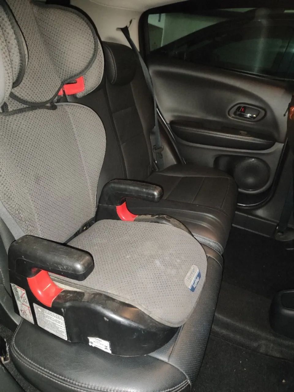 Assento com encosto infantil para carro