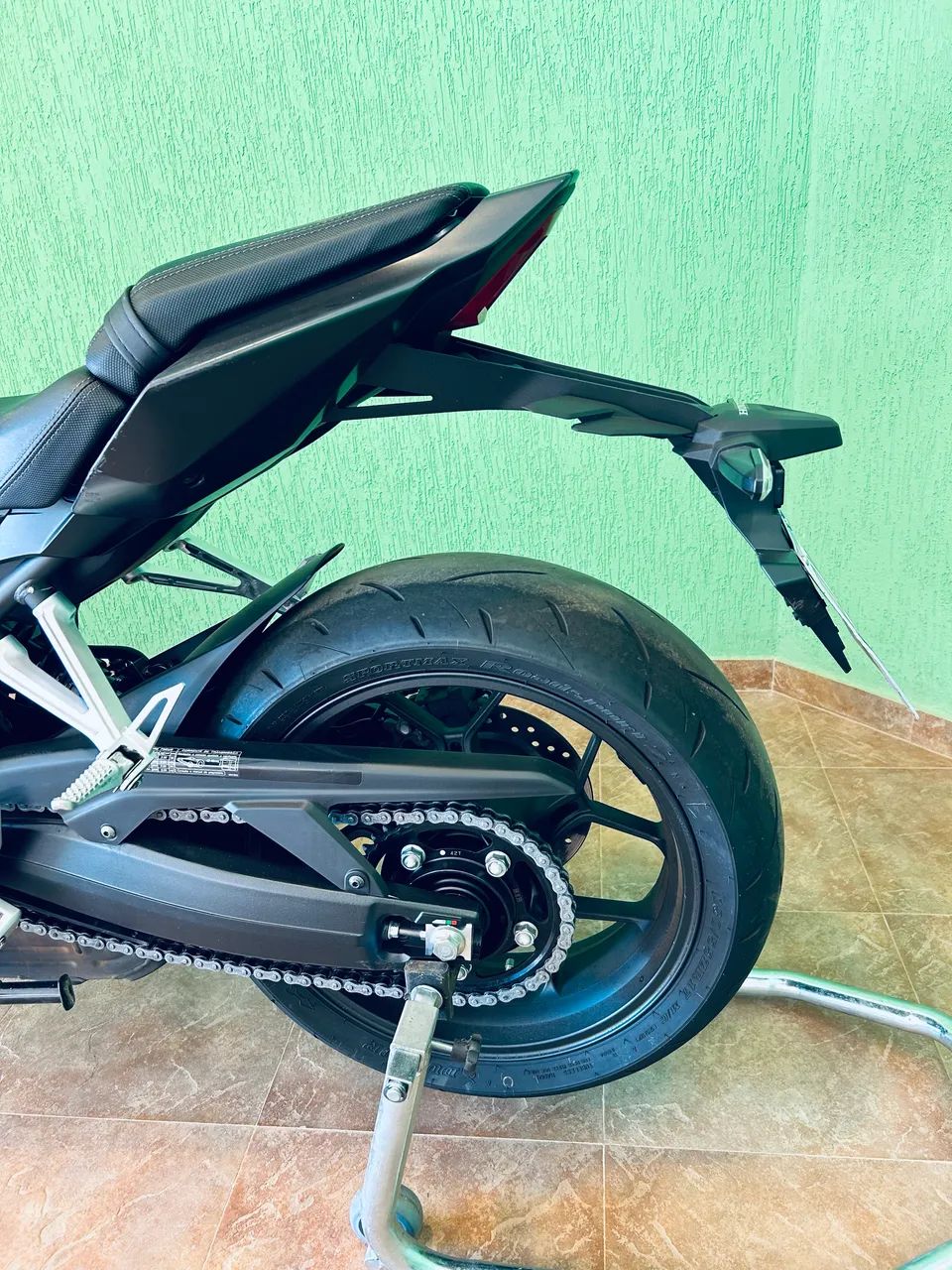 CB650R E-CLUTCH muito nova - Foto 4