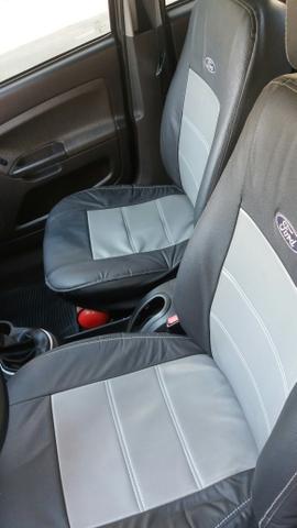 FIESTA 1.6 sedã novinho kit gás, manual e chave reserva - Foto 4