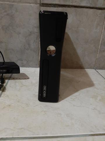 Xbox 360 desbloqueado + Kinect + um controle