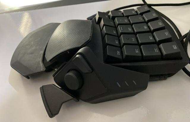 Razer Orbweaver Stealth Mechanical Keypad