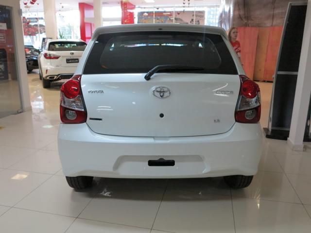 TOYOTA ETIOS HATCH X 13L AT 19/20 - Foto 5