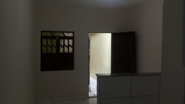 Alugo casa Térreo, R$400,00 ! 1/4, sala , cozinha, banheiroe área de serviço!