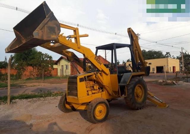 Retroescavadeira Case 580 - Foto 2