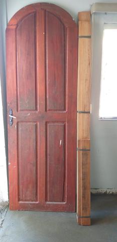 Porta de madeira angelim