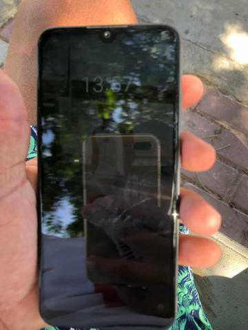 Vendo ou troco Moto e 6 plus 64gb 4 de ram