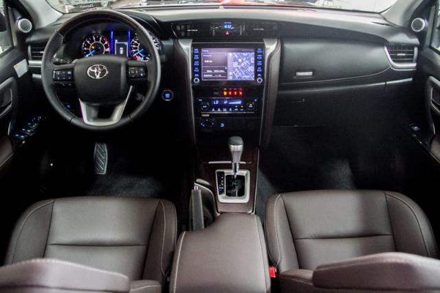 TOYOTA SW4 DSL 4X4 SRX AT 7S 19/20 - Foto 17