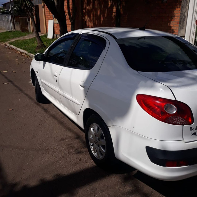 Abaixo da Fipe Peugeot 207 Passion Sedan 1.4 2011 (flex)