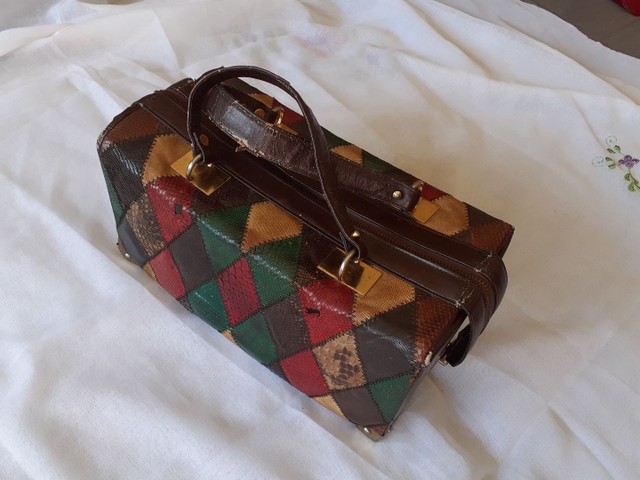 Bolsa antiga em pele  - Foto 4