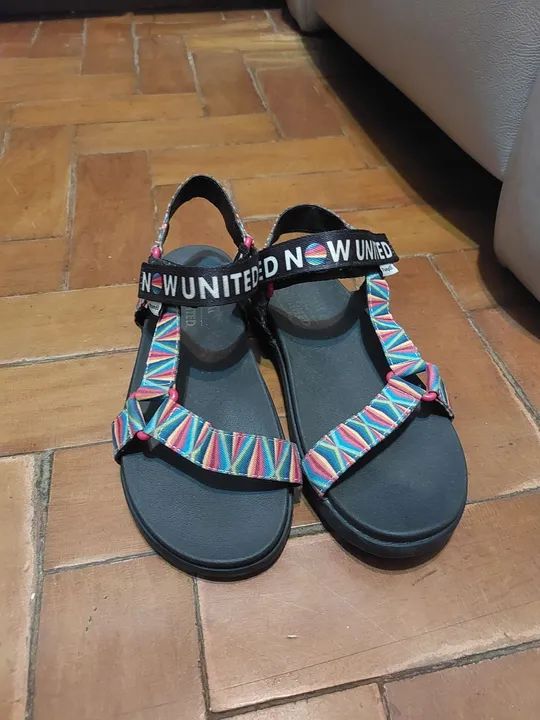Sandálias infantis Now United