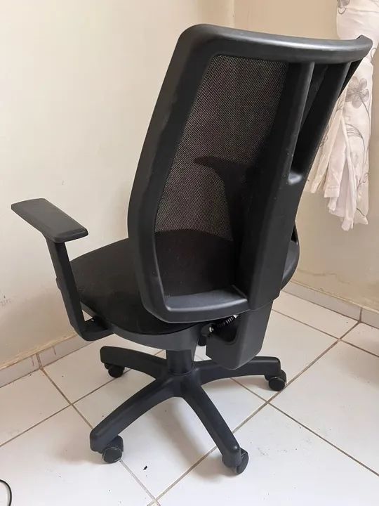 Cadeira Diretor Ergonômica Giratória para Escritório - Foto 4