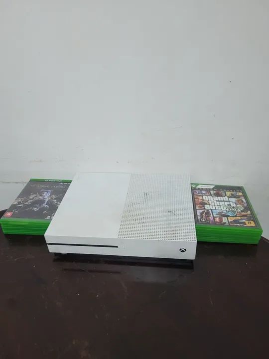 Xbox One Branco 1TB (Completo) + Jogos