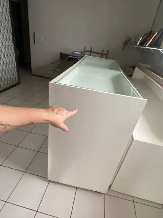 Gondola - Central Store Display Unit with Glass Top
